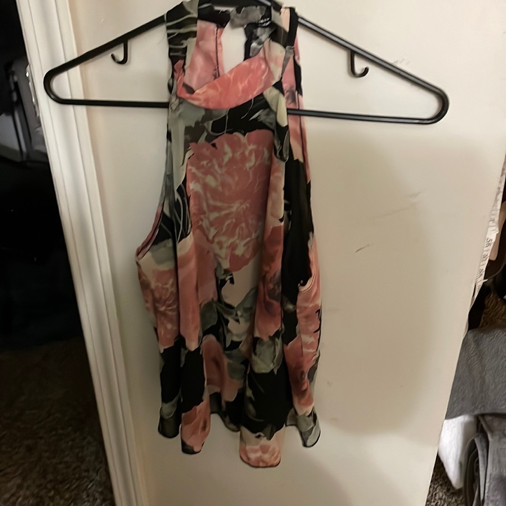 Floral sleeveless fashion nova top